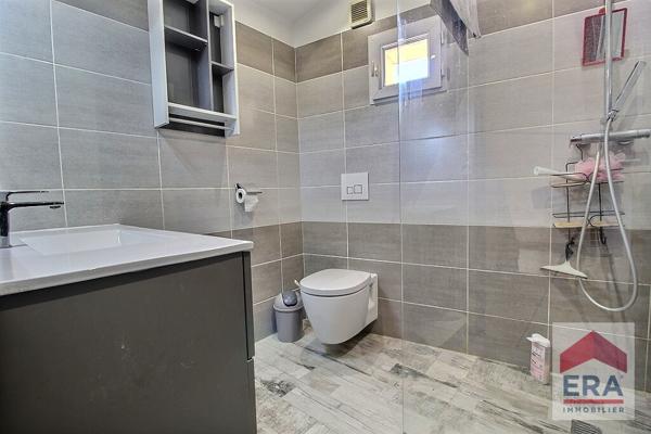 Maison Barbentane - 5 pièces - Dépendance - Cour privative