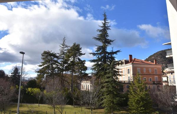 Appartement T1 avec terrasse et cave