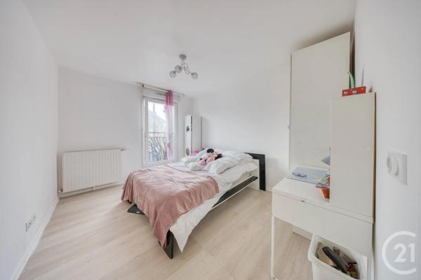 Appartement F4 à vendre  4 pièces - 73,15 m 2   VIGNEUX SUR SEINE  - 91