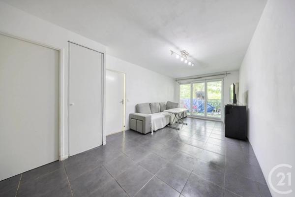 Appartement F4 à vendre  4 pièces - 73,15 m 2   VIGNEUX SUR SEINE  - 91