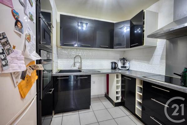 Appartement F4 à vendre  4 pièces - 73,15 m 2   VIGNEUX SUR SEINE  - 91