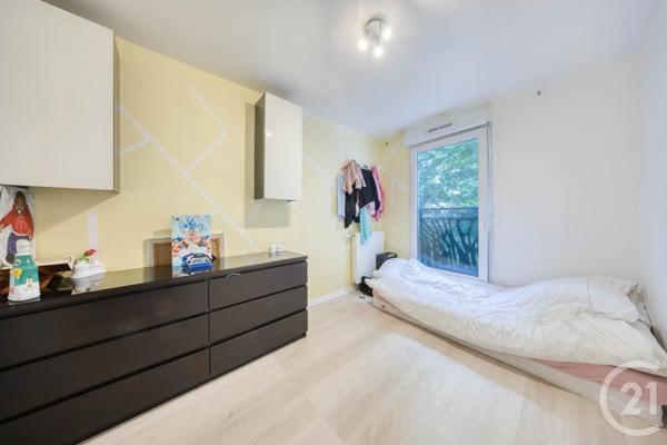 Appartement F4 à vendre  4 pièces - 73,15 m 2   VIGNEUX SUR SEINE  - 91