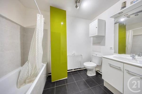 Appartement F4 à vendre  4 pièces - 73,15 m 2   VIGNEUX SUR SEINE  - 91
