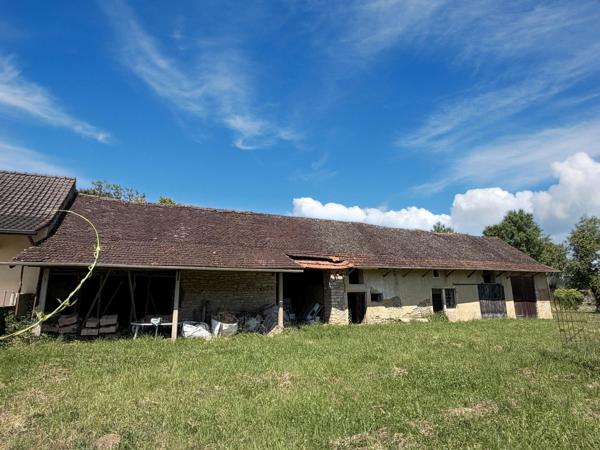 Ancien corps de ferme à rénover