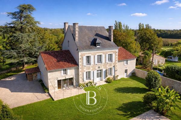 Poitiers, Manoir 6 Chambres -  328 m² à vendre