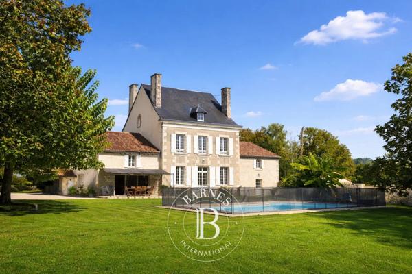 Poitiers, Manoir 6 Chambres -  328 m² à vendre