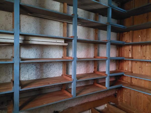 ENTREPOT INDUSTRIEL DE 480 M² A REHABILITER