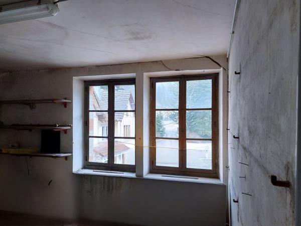 ENTREPOT INDUSTRIEL DE 480 M² A REHABILITER