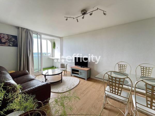 Appartement
         2 pièces
        - 67 m² 129 900 € *
