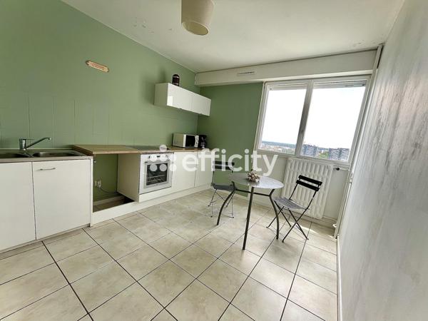 Appartement
         2 pièces
        - 67 m² 129 900 € *