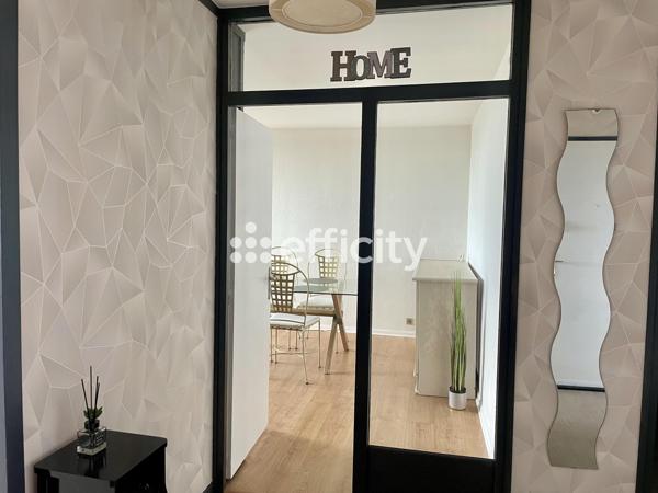 Appartement
         2 pièces
        - 67 m² 129 900 € *