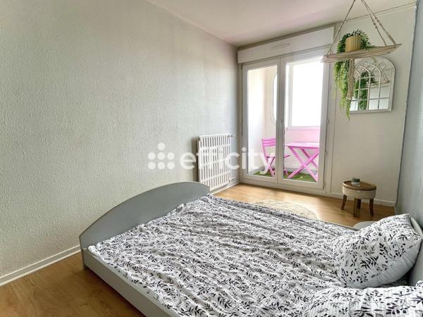 Appartement
         2 pièces
        - 67 m² 129 900 € *