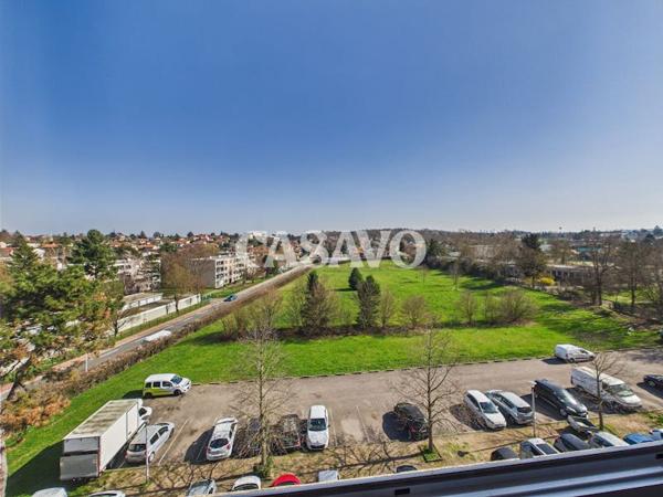 Vente Appartement 4 pièces de 74m² - 69800 Saint-Priest