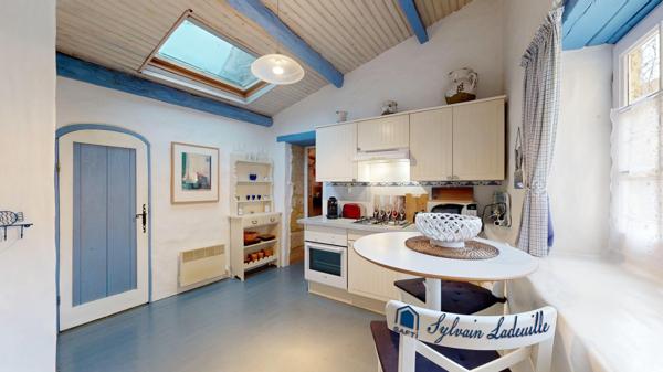 Maison d'habitation avec deux gîtes sur 4700 m2 de terrain arboré