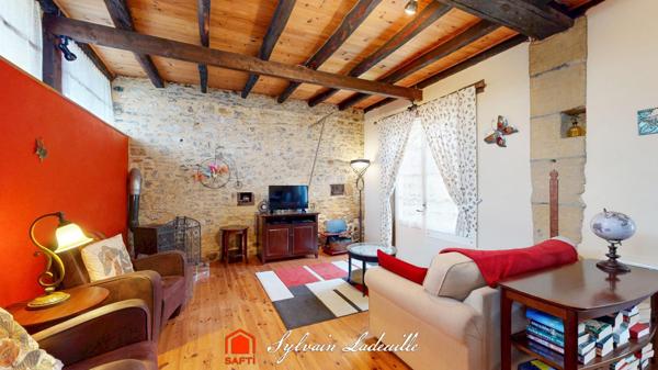 Maison d'habitation avec deux gîtes sur 4700 m2 de terrain arboré