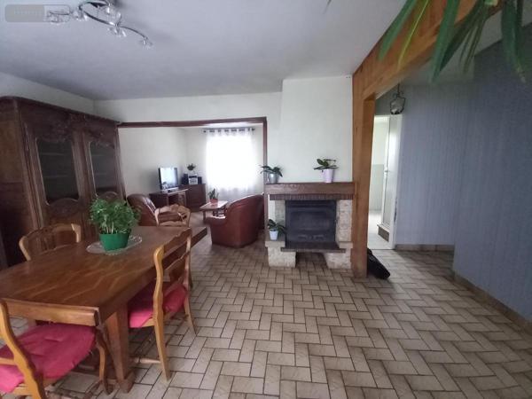 Maison à vendre à Domfront-en-Poiraie dans l'Orne (61700), ref : 61049-1043