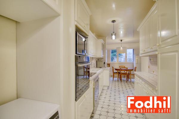 Châtenay-Malabry- Appartement Familial 4 pièces de 115 m² avec 3 chambres, un parking et une cave.