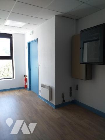 LIBRE! PARC POMPIDOU 270m² DE BUREAUX 1er et 2ème étage avec stationnement