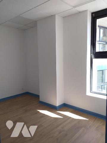 LIBRE! PARC POMPIDOU 270m² DE BUREAUX 1er et 2ème étage avec stationnement