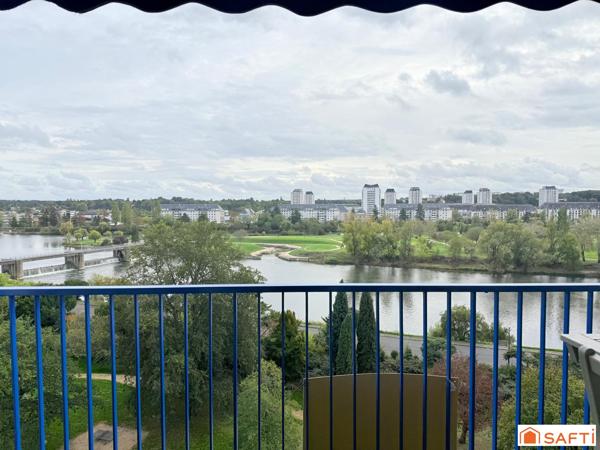 Appartement lumineux avec vue exceptionnelle sur le Cher et la ville de  Tours