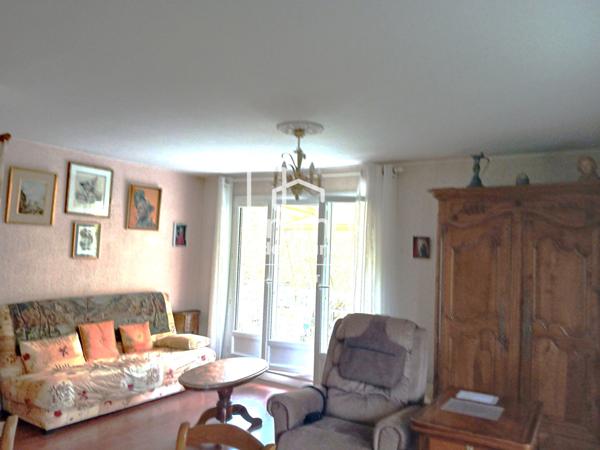 ANGERS JULES VERNE : APPARTEMENT T5 - SEJOUR - 3 CHAMBRES - ASCENSEUR - GARAGE