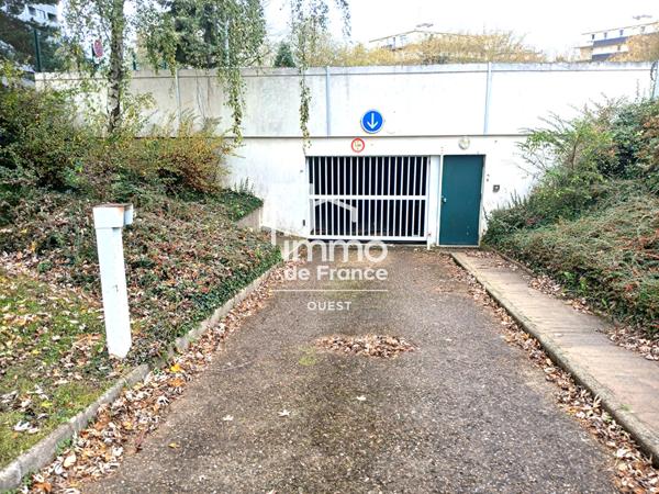 ANGERS JULES VERNE : APPARTEMENT T5 - SEJOUR - 3 CHAMBRES - ASCENSEUR - GARAGE