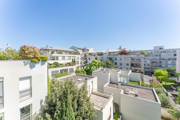 Appartement familial en dernier étage avec terrasse