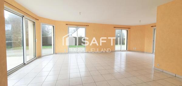 MAISON CONTEMPORAINE de PLAIN PIED de 124 M2 , TERRAIN 1360 M2, TRÈS BON ETAT