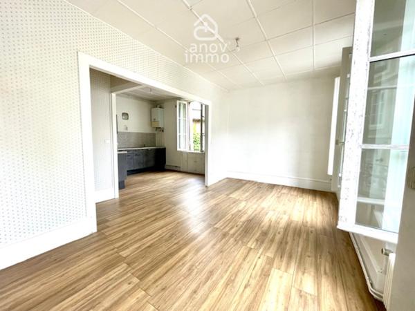 Immeuble
                                                                                                                                                
                                                                                                                                                
                                                                                                                                                
                                                    
                                                                                                                                                                                                                                                                                                                        142  m²                                                                                                                                                                                                         2 etage(s)