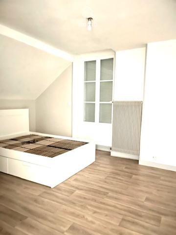 Immeuble
                                                                                                                                                
                                                                                                                                                
                                                                                                                                                
                                                    
                                                                                                                                                                                                                                                                                                                        142  m²                                                                                                                                                                                                         2 etage(s)