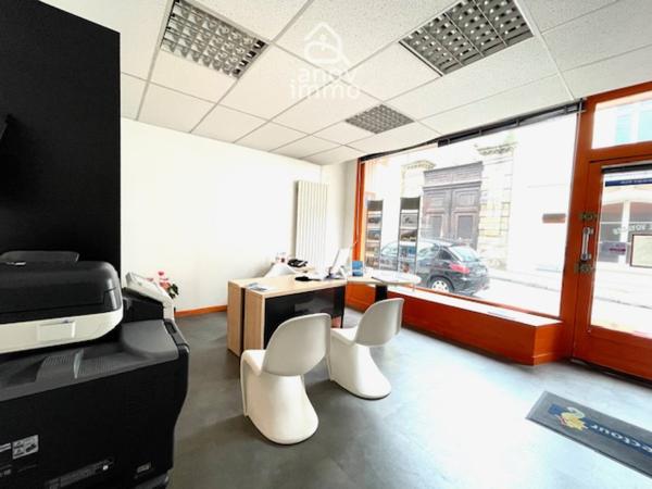 Immeuble
                                                                                                                                                
                                                                                                                                                
                                                                                                                                                
                                                    
                                                                                                                                                                                                                                                                                                                        142  m²                                                                                                                                                                                                         2 etage(s)