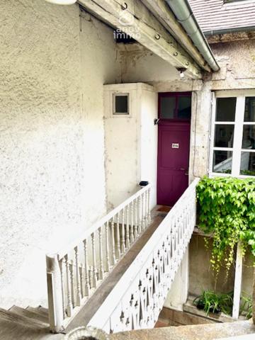 Immeuble
                                                                                                                                                
                                                                                                                                                
                                                                                                                                                
                                                    
                                                                                                                                                                                                                                                                                                                        142  m²                                                                                                                                                                                                         2 etage(s)