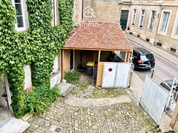 Immeuble
                                                                                                                                                
                                                                                                                                                
                                                                                                                                                
                                                    
                                                                                                                                                                                                                                                                                                                        142  m²                                                                                                                                                                                                         2 etage(s)
