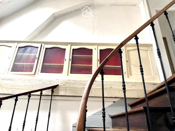 Immeuble
                                                                                                                                                
                                                                                                                                                
                                                                                                                                                
                                                    
                                                                                                                                                                                                                                                                                                                        142  m²                                                                                                                                                                                                         2 etage(s)