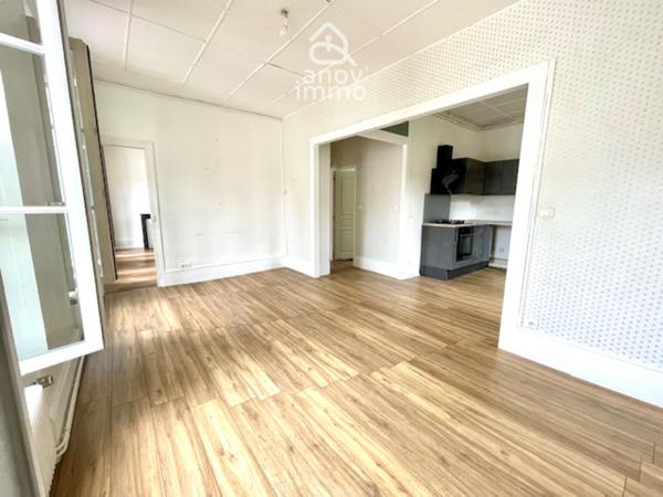 Immeuble
                                                                                                                                                
                                                                                                                                                
                                                                                                                                                
                                                    
                                                                                                                                                                                                                                                                                                                        142  m²                                                                                                                                                                                                         2 etage(s)