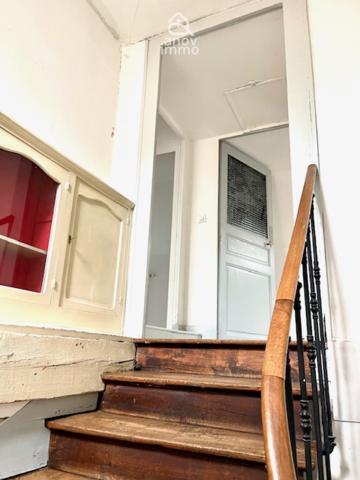 Immeuble
                                                                                                                                                
                                                                                                                                                
                                                                                                                                                
                                                    
                                                                                                                                                                                                                                                                                                                        142  m²                                                                                                                                                                                                         2 etage(s)