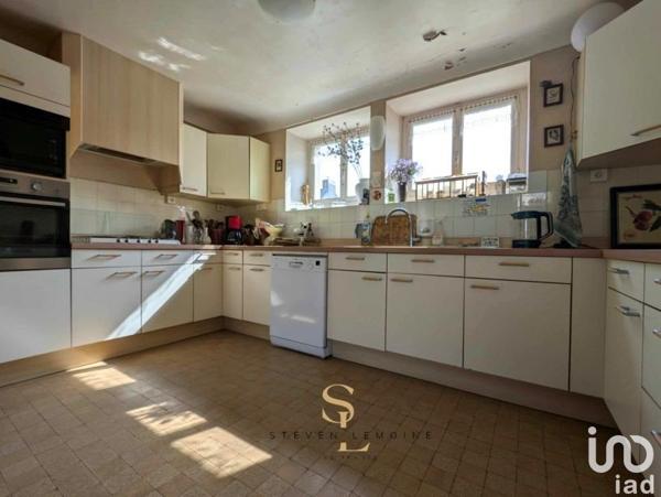 Maison 10 pièces de 208 m² à Cherbourg-en-Cotentin (50120)