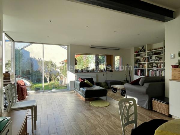 Colombes-Hoche : Maison familiale avec beau jardin et studio indépendant