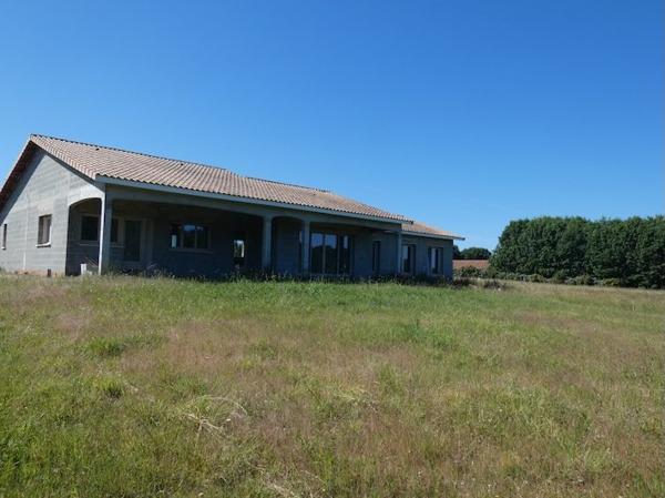 À vendre - Maison individuelle, 6 pièces située à Hagetmau (40700)