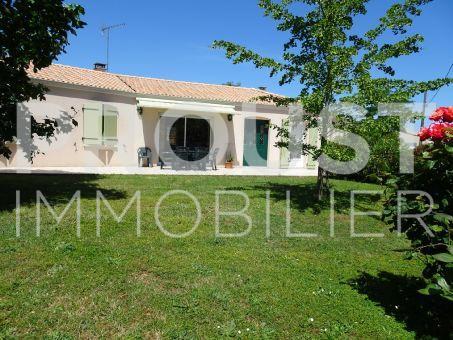 a vendre niort beau pavillon de plain-pied, 3 chambres, jardin, terrasse, garage.