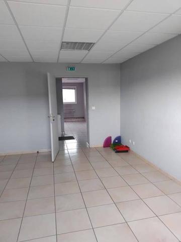 ANDREZIEUX BOUTHEON LOCAL dépôt et 2 bureaux