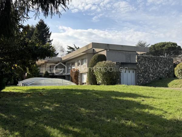 Maison d architecte de 320,62 m²