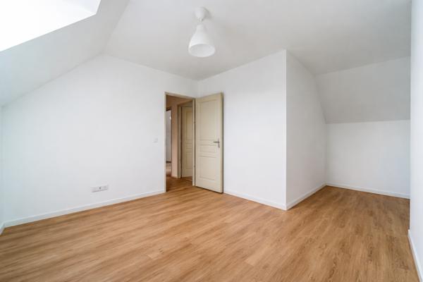 Maison
                                                                                                                                                                                                                                                                                                                        5 pièce(s)                                                                                                                                                                                                          4 chambre(s)                                                                                                                                                                                                          97.33  m²