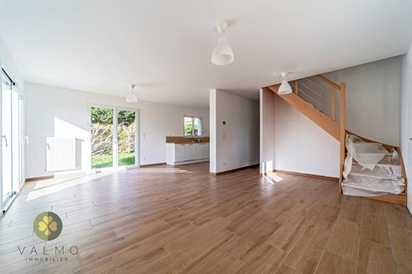 Maison
                                                                                                                                                                                                                                                                                                                        5 pièce(s)                                                                                                                                                                                                          4 chambre(s)                                                                                                                                                                                                          97.33  m²