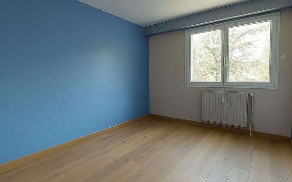 Appartement à louer    3 pièces •  Évry