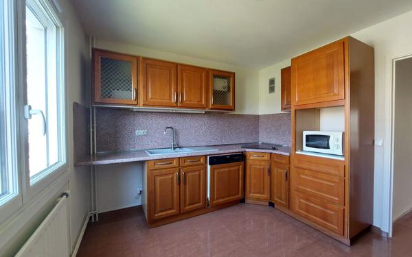 Appartement à louer    3 pièces •  Évry