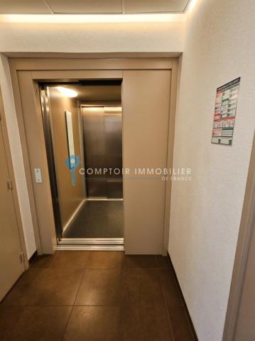 Appartement
                                                                                                                                                                                                                                                                                                                        3 pièce(s)                                                                                                                                                                                                          2 chambre(s)                                                                                                                                                                                                          82  m²