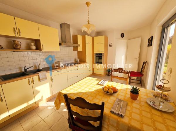 Appartement
                                                                                                                                                                                                                                                                                                                        3 pièce(s)                                                                                                                                                                                                          2 chambre(s)                                                                                                                                                                                                          82  m²