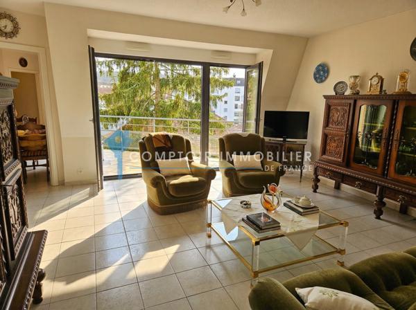 Appartement
                                                                                                                                                                                                                                                                                                                        3 pièce(s)                                                                                                                                                                                                          2 chambre(s)                                                                                                                                                                                                          82  m²