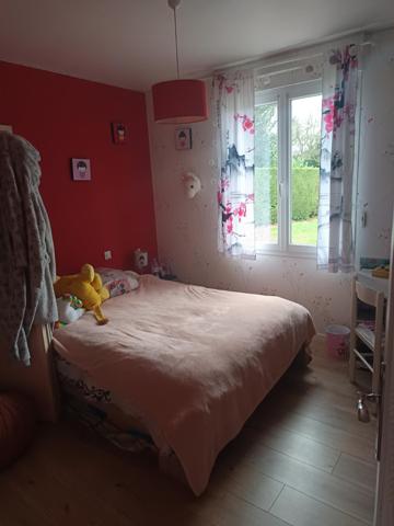 Très belle maison contemporaine à proximité des services et dans un cadre apaisant